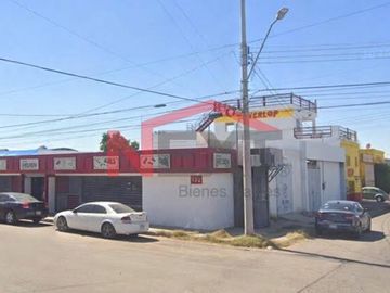 LOCAL EN VENTA EN COL. SAN BENITO
