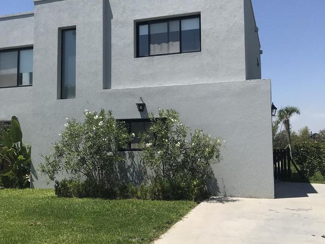 place photo 66