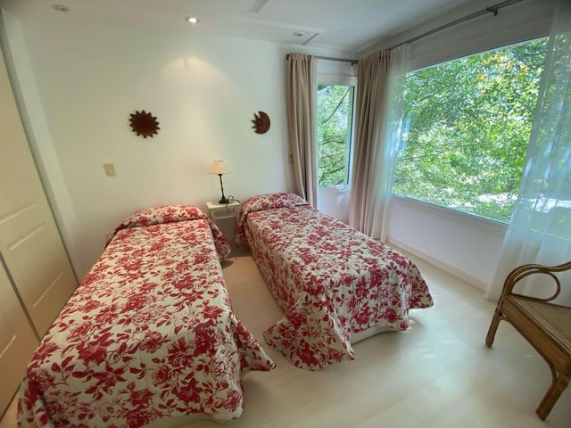 place photo 52