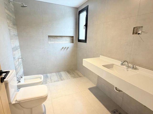 place photo 75