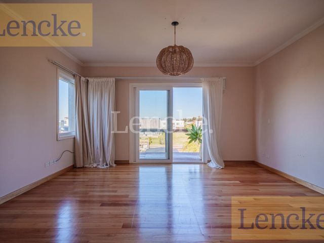 place photo 81