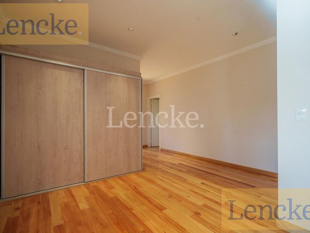place photo 100