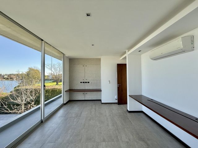 place photo 57