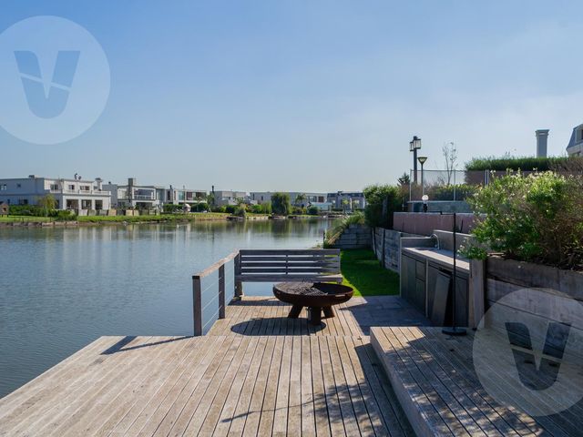 place photo 83