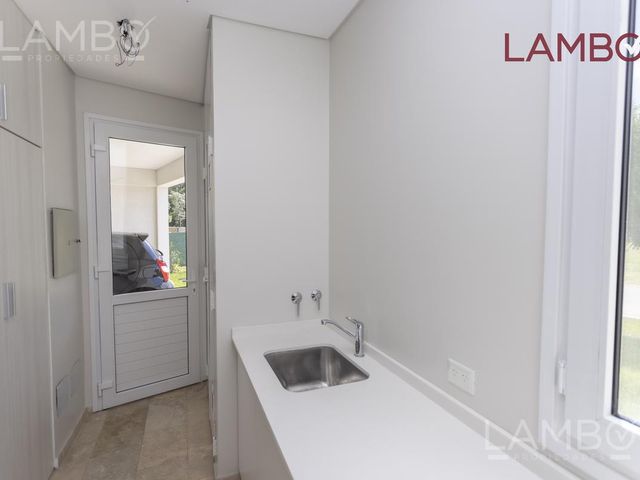 place photo 64