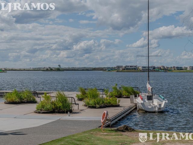 place photo 64