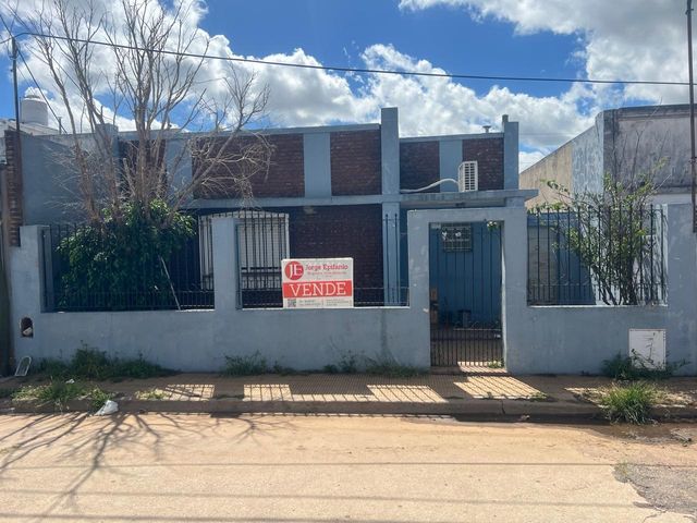 Casa en Junin de dos dormitorios, Barrio V.Talleres