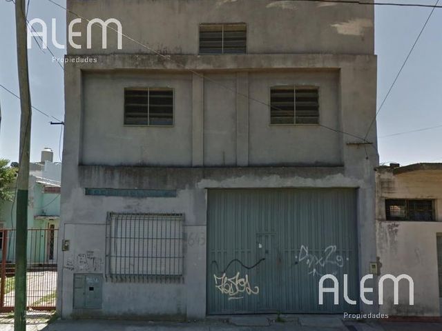 Galpón, con entrada para camiones