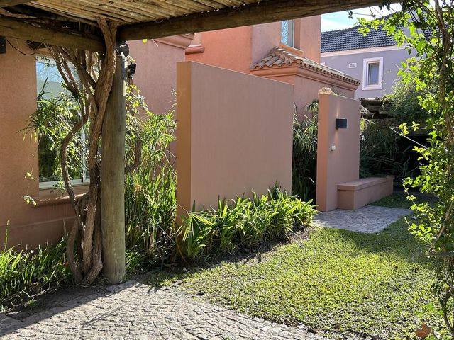 place photo 49