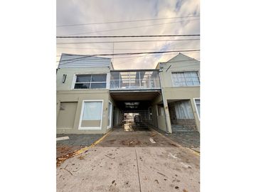 ALQUILER 24 MESES PH 1 AMBIENTE AL FRENTE CON MUEBLES Y COCHERA