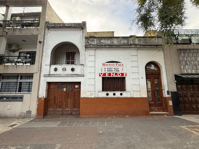 Casa 5 Ambientes  Sobre lote Propio Patio Terraza  Garage a  Refaccionar!!