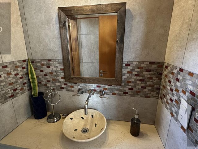 place photo 99