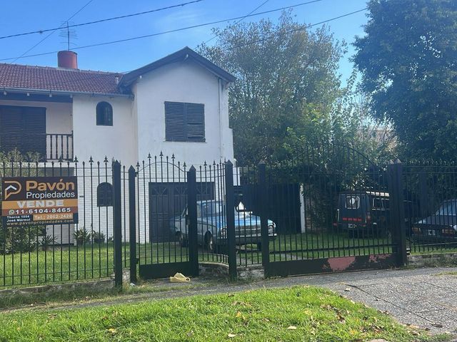 Excelente casa con enorme terreno