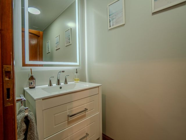 place photo 64