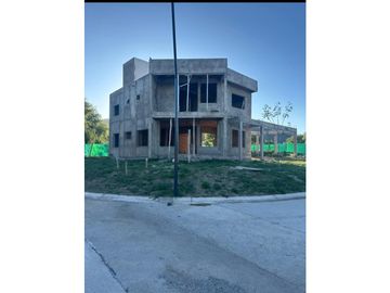 CASA  A ESTRENAR (PRONTO A TERMINAR)B° PRIVADO–JUANA KOSLAY, SAN LUIS