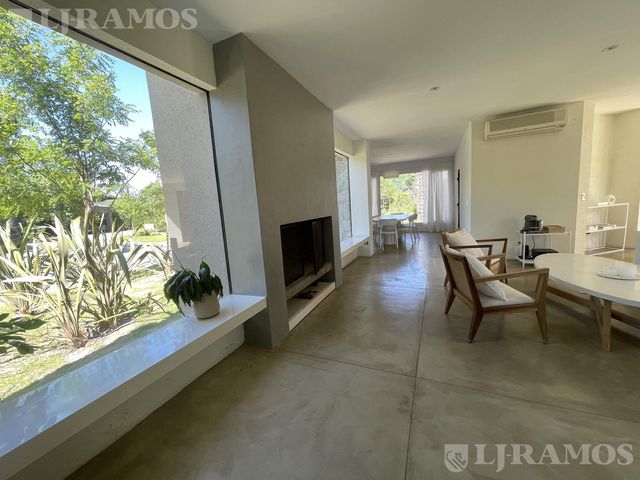 place photo 54