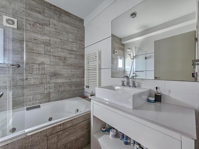 place photo 37