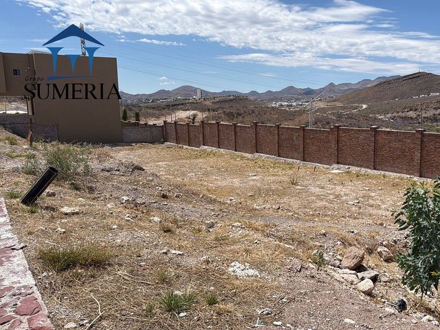 Se vende terreno en altozano