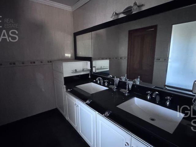 place photo 96