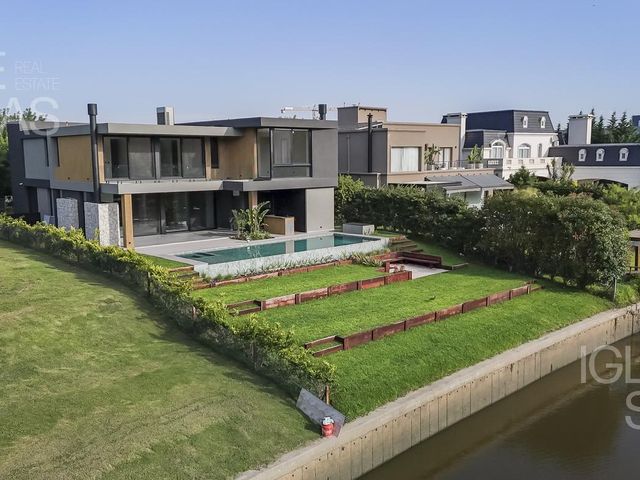 place photo 90