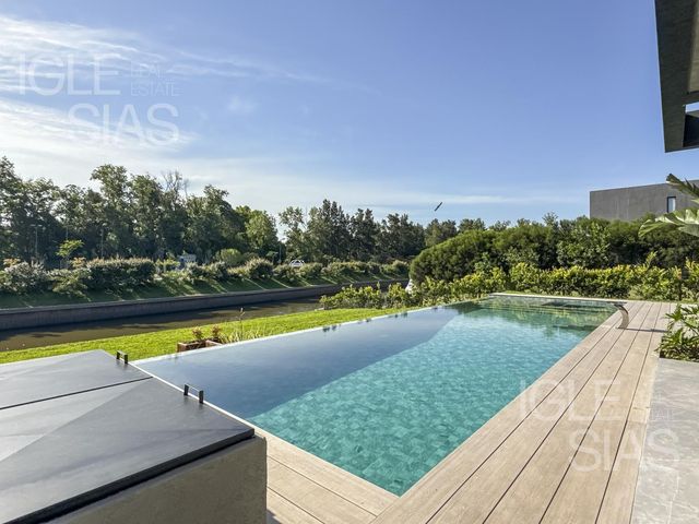 place photo 71