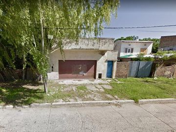 Casa a reciclar en Valentin Alsina - OPORTUNIDAD!!
