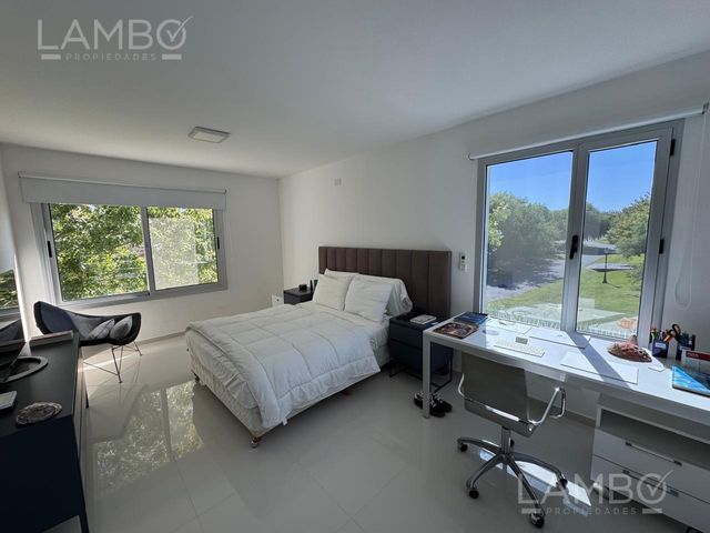place photo 75