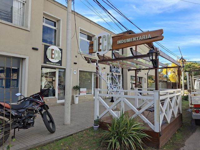 place photo 200