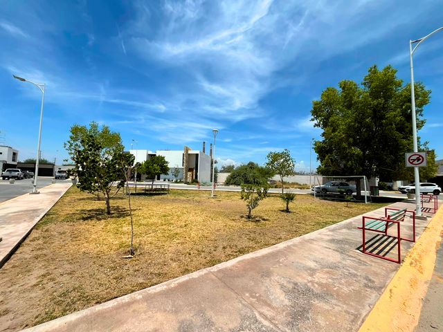 place photo 18