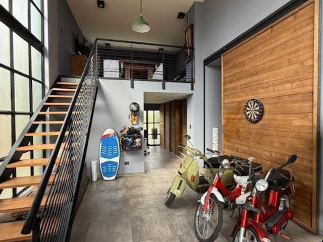 place photo 24