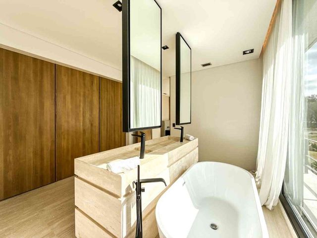 place photo 48