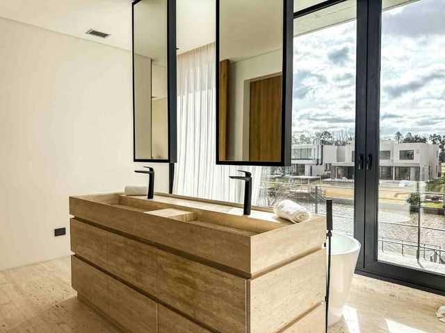 place photo 49