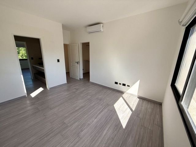 place photo 52