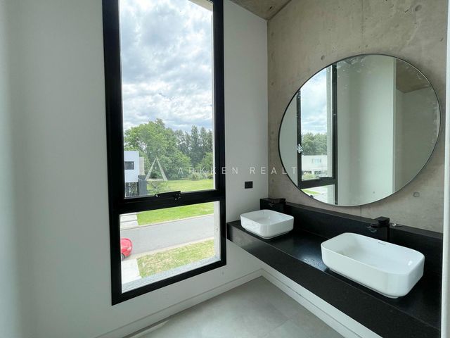 place photo 68