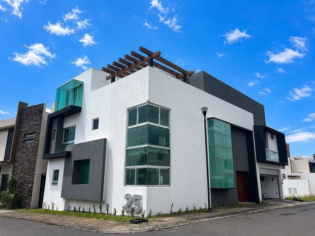 Casa en Renta en Lomas diamante