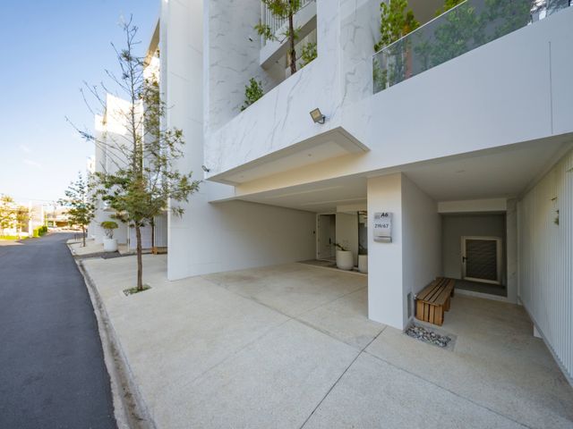 place photo 173
