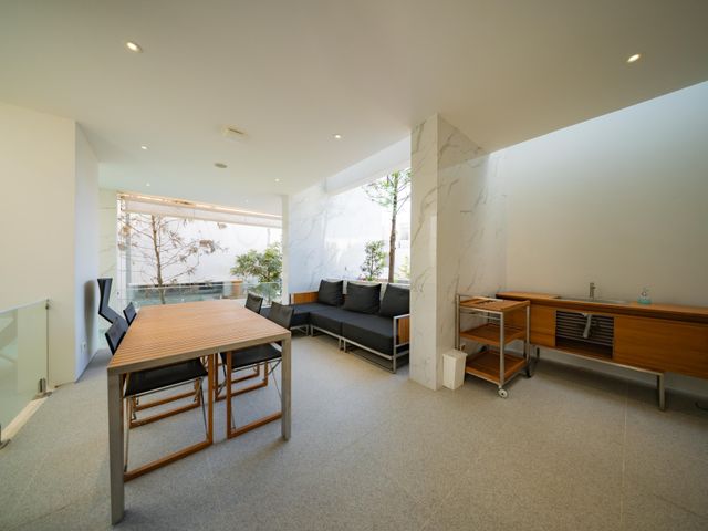 place photo 176