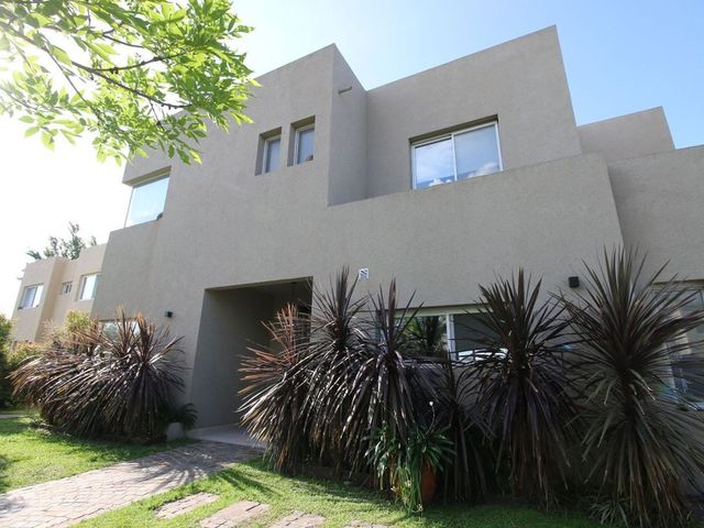 place photo 64