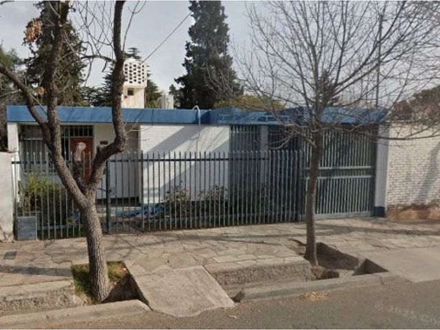 Casa 3 Dorm. y Cochera en Venta - Lujan de Cuyo