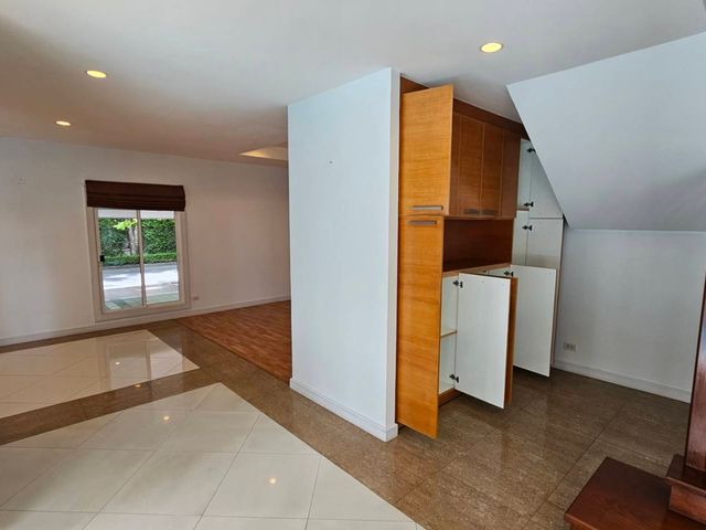 place photo 100