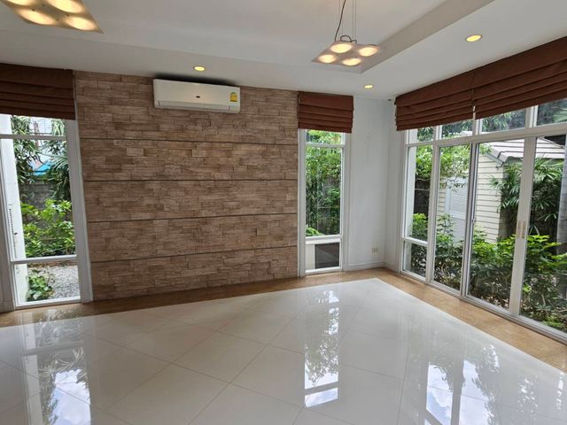 place photo 64