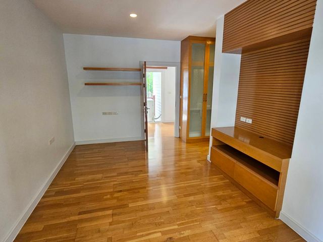 place photo 54