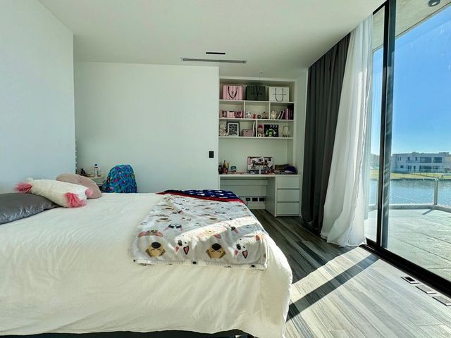 place photo 82