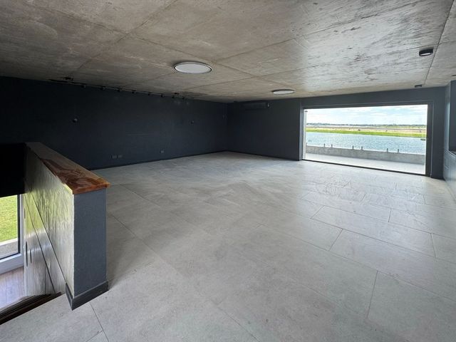 place photo 64