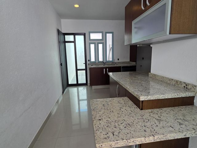 place photo 66