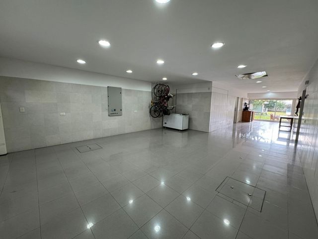 place photo 52