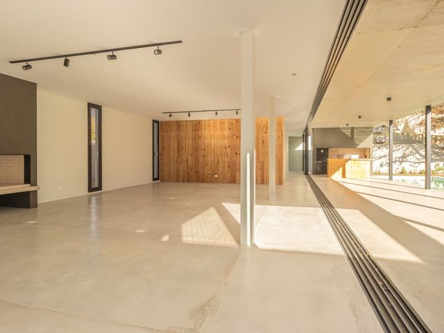 place photo 54