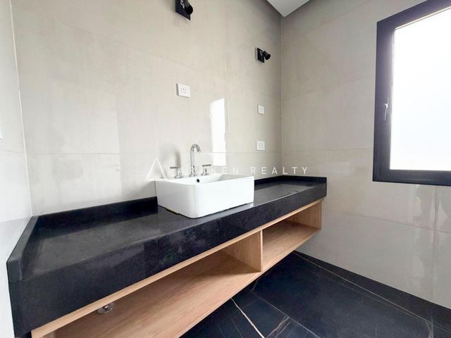 place photo 51