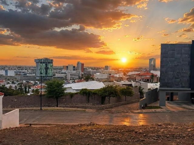 TERRENO EN VENTA EN PASEO DE LAS LOMAS CON VISTA PANORAMICA