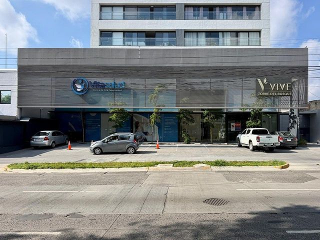 LOCAL COMERCIAL RENTA 360 M2 SOBRE AVENIDA NIÑOS HEROES GUADALAJARA JALISCO